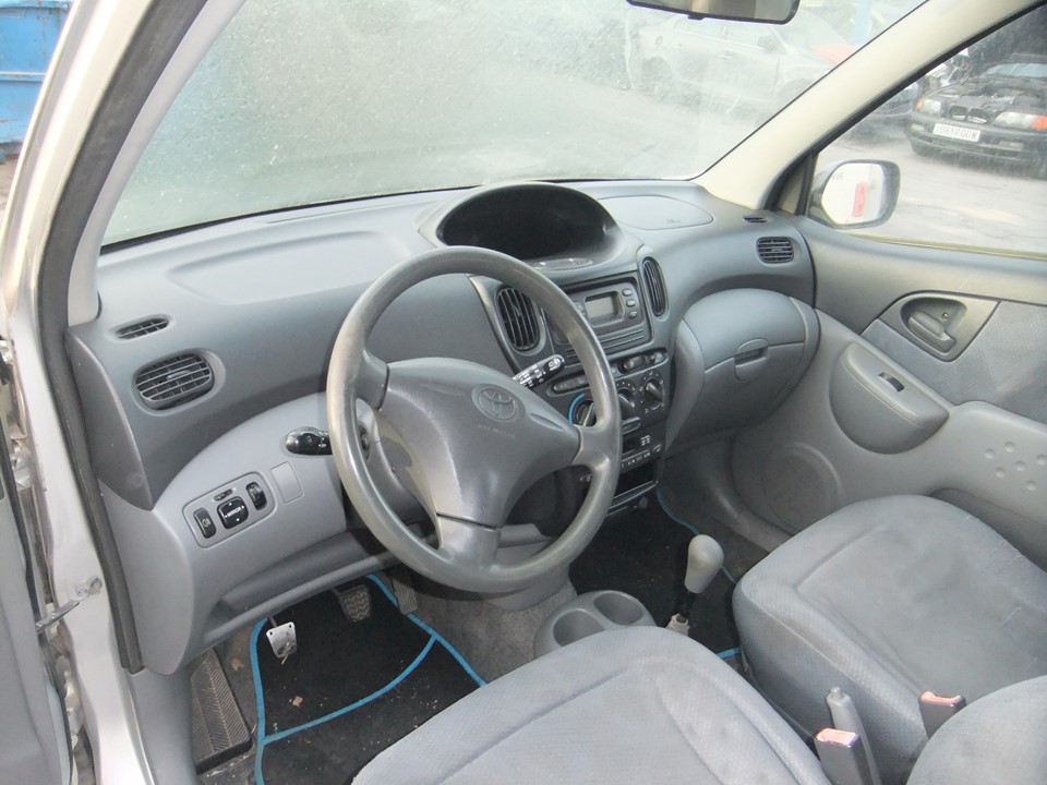 Recambios para Toyota Yaris Verso 2001 1.3 gasolina: piezas de mantenimiento y reparación compatibles